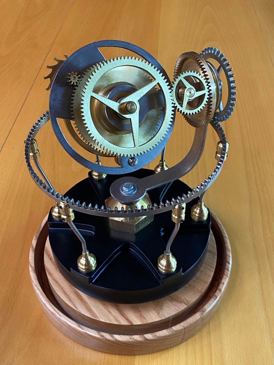 Tourbillon Triax visto de frente con rueda de 80 dientes